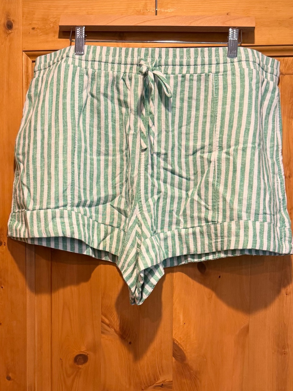 Universal Thread Green & White Striped High Waist Drawstring Shorts - XL - Picture 2 of 7